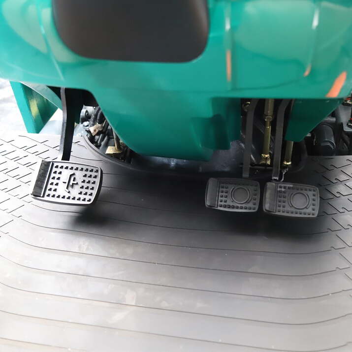 Kompakttraktor Lovol 25 hk med frontlastare, utan hytt