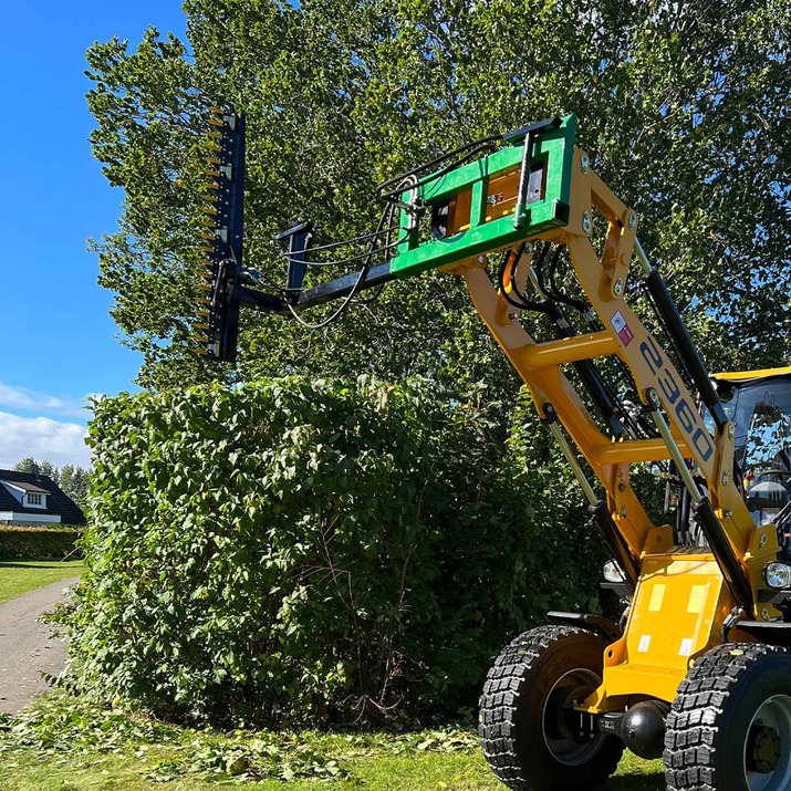 Häckklipp till frontlastare med bultat Trimafäste