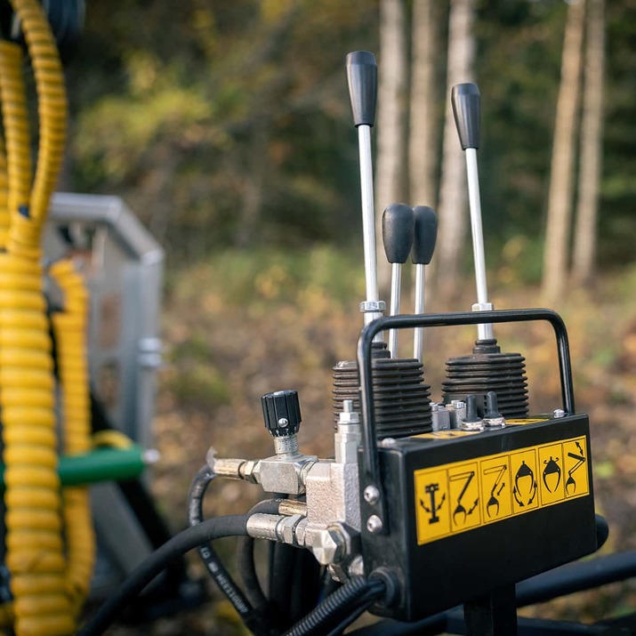 Skogsvagn ATV 3 ton, med kran 4,2 m