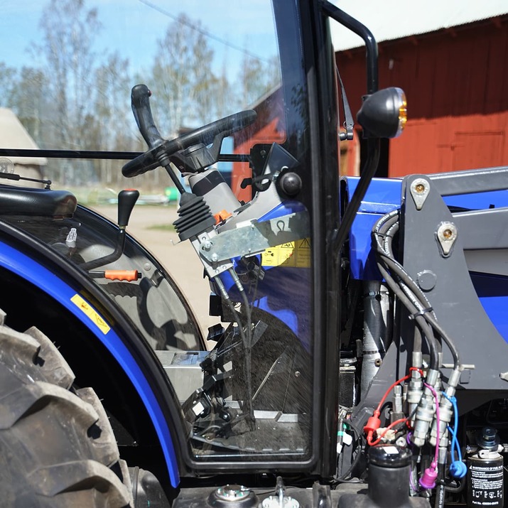 Traktor Lovol 40 hk 4wd med frontlastare, Steg V