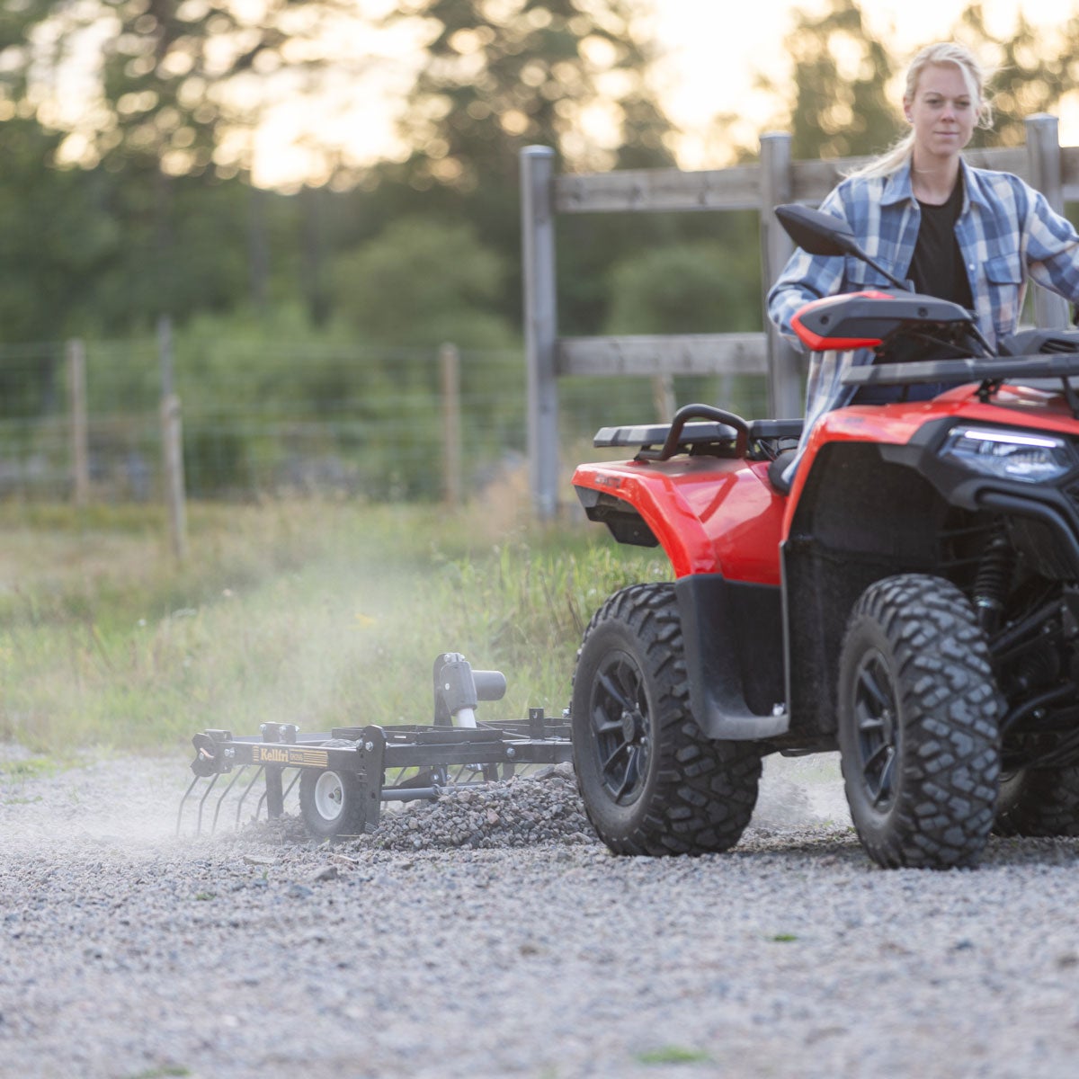 Gårdsharv ATV med justerbart chassi