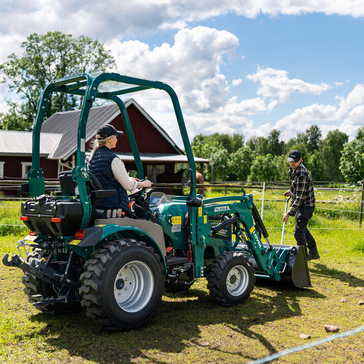Kompakttraktor Lovol 25 hk med frontlastare, utan hytt