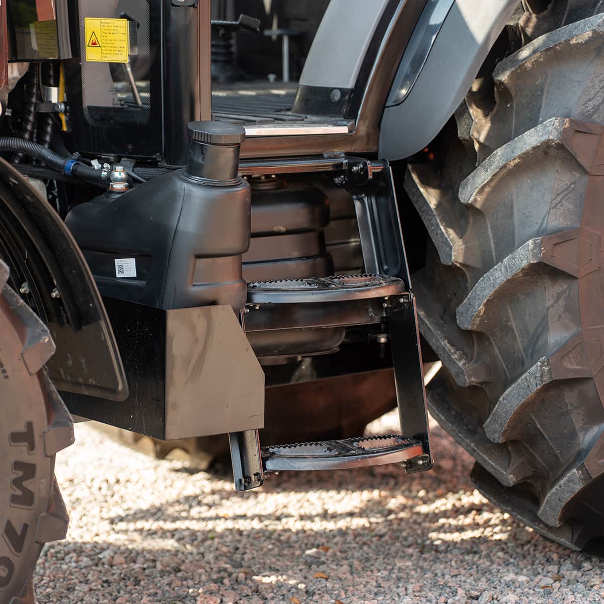 Traktor Lovol 55 hk PRO 4WD med frontlastare, Stage V