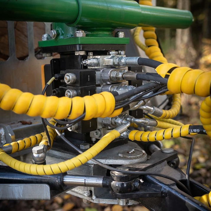 Skogsvagn ATV 3 ton, med kran 4,2 m