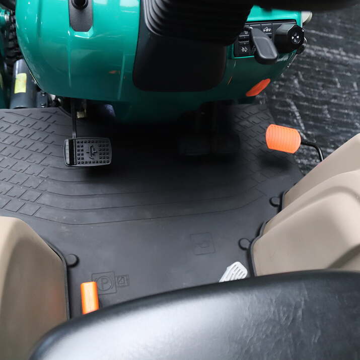 Kompakttraktor Lovol 25 hk med frontlastare, utan hytt