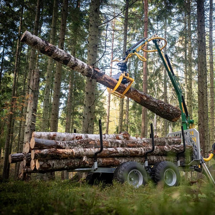 Skogsvagn ATV 3 ton, med kran 4,2 m