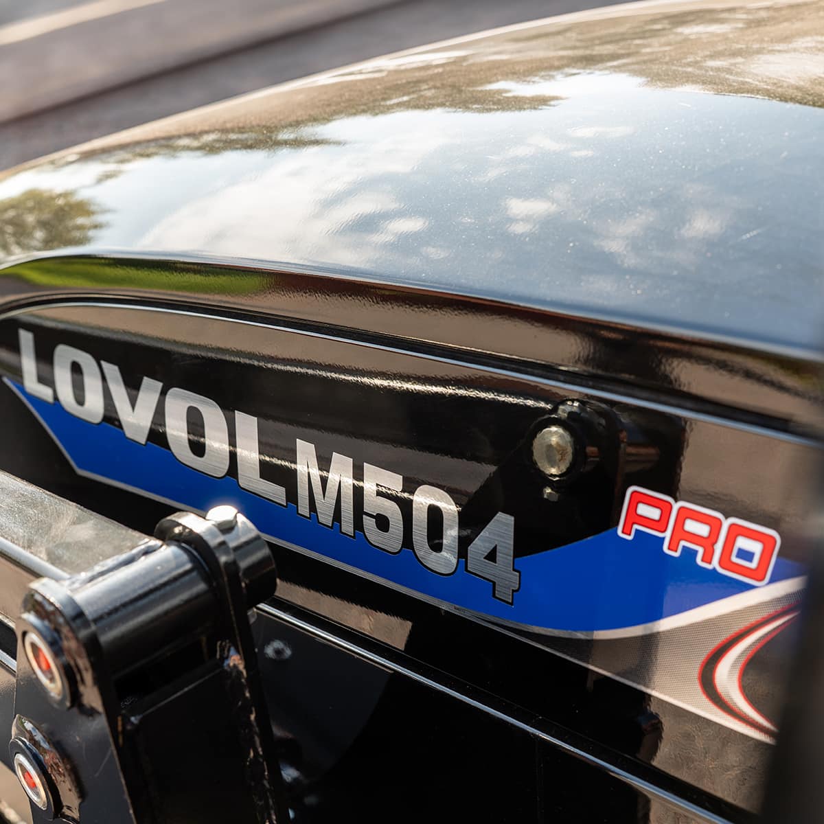 Traktor Lovol 55 hk PRO 4WD med frontlastare, Stage V