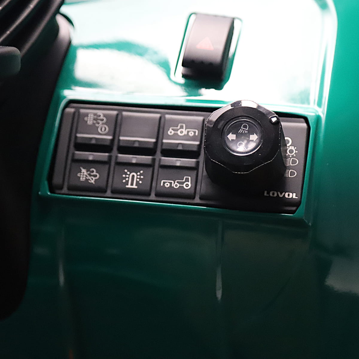 Kompakttraktor Lovol 25 hk med frontlastare, utan hytt