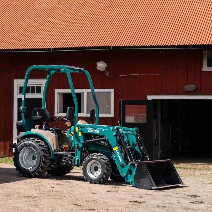 Kompakttraktor Lovol 25 hk med frontlastare, utan hytt