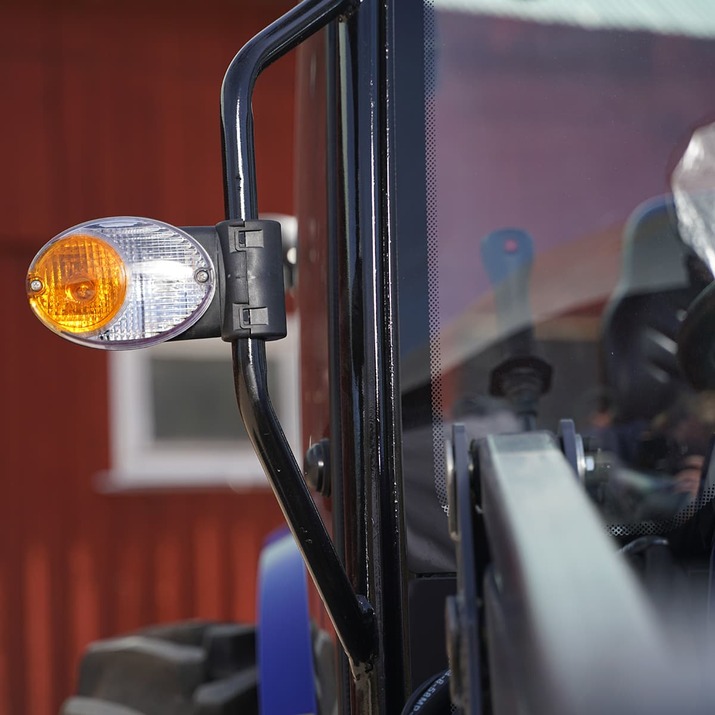 Traktor Lovol 40 hk 4wd med frontlastare, Steg V