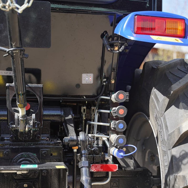 Traktor Lovol 40 hk 4wd med frontlastare, Steg V