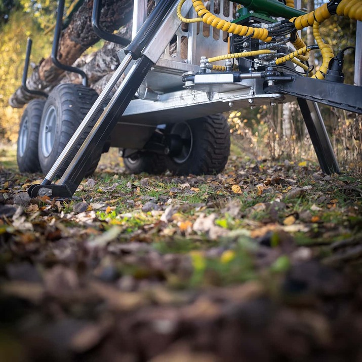 Skogsvagn ATV 3 ton, med kran 4,2 m