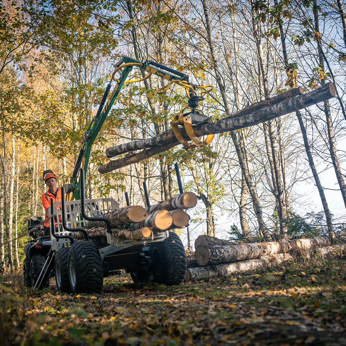 Skogsvagn ATV 3 ton, med kran 4,2 m