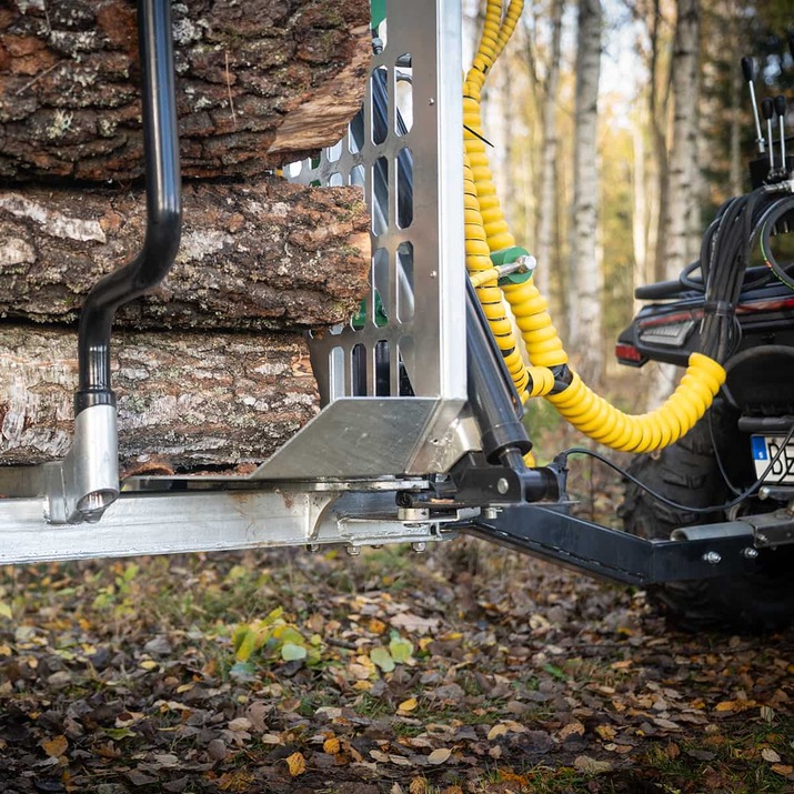 Skogsvagn ATV 3 ton, med kran 4,2 m