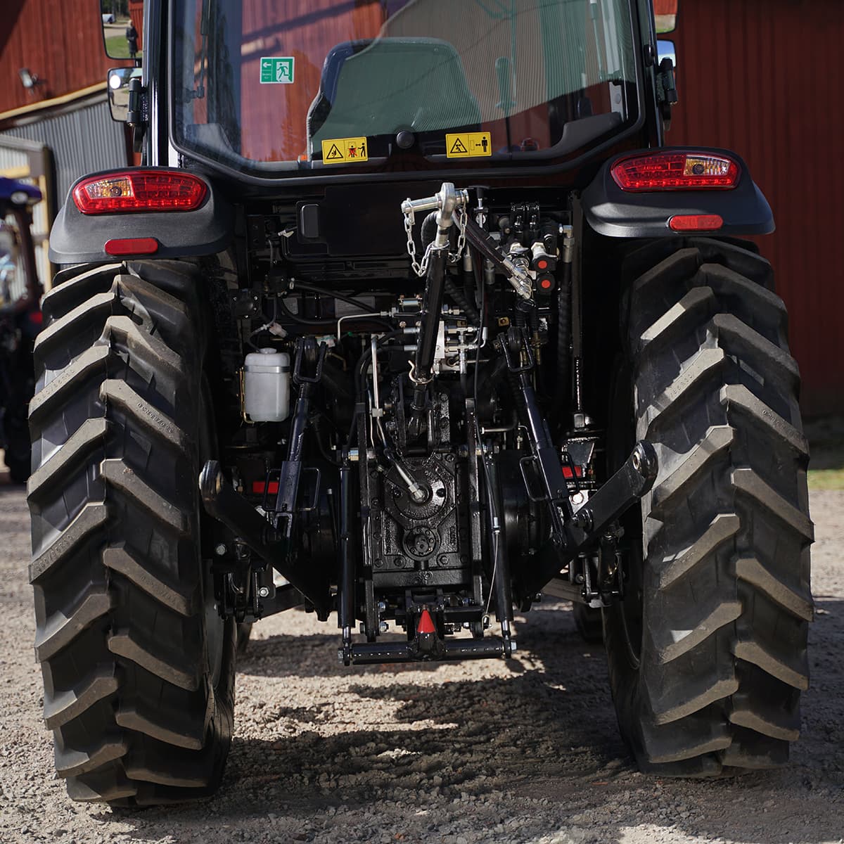 Traktor Lovol 75 hk 4WD med frontlastare, Stage V