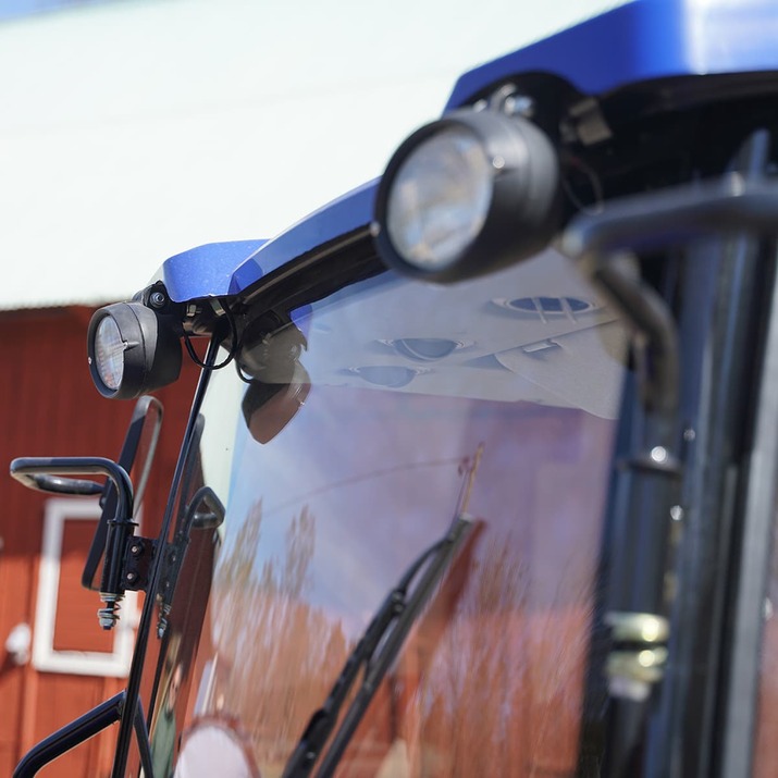 Traktor Lovol 40 hk 4wd med frontlastare, Steg V