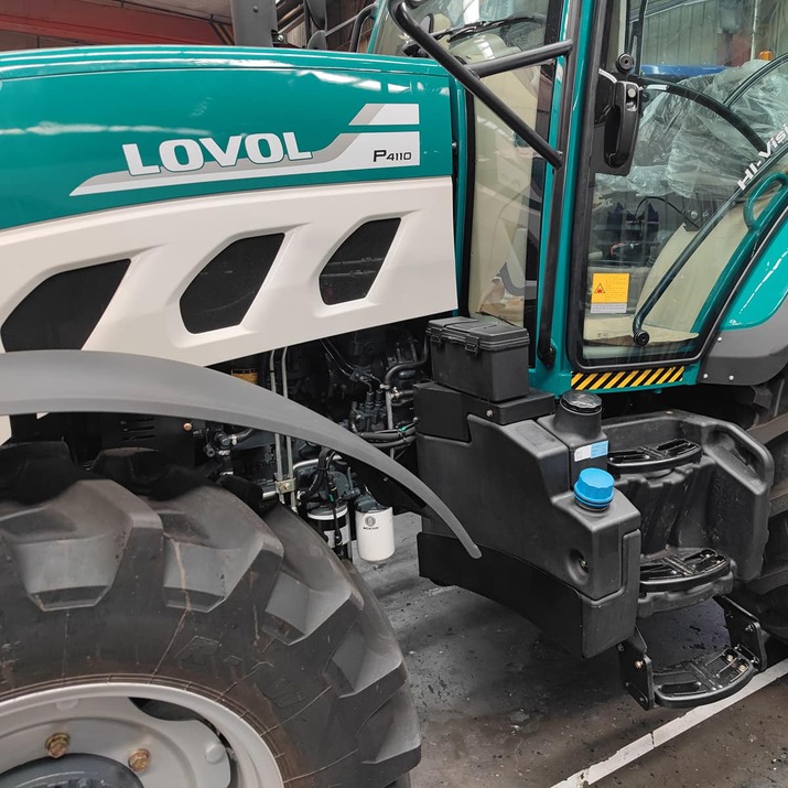 Traktor Lovol 110 hk 4wd med frontlastare