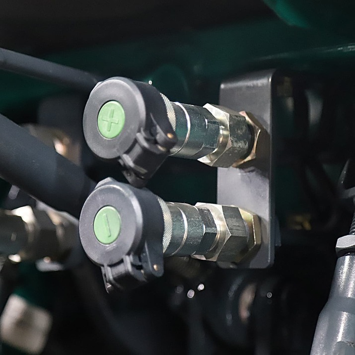 Kompakttraktor Lovol 25 hk med frontlastare, utan hytt