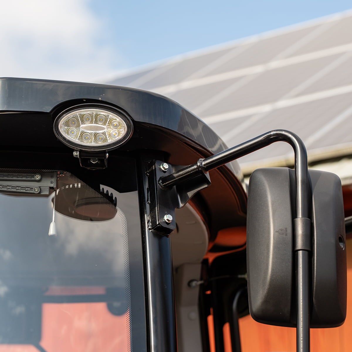 Traktor Lovol 55 hk PRO 4WD med frontlastare, Stage V