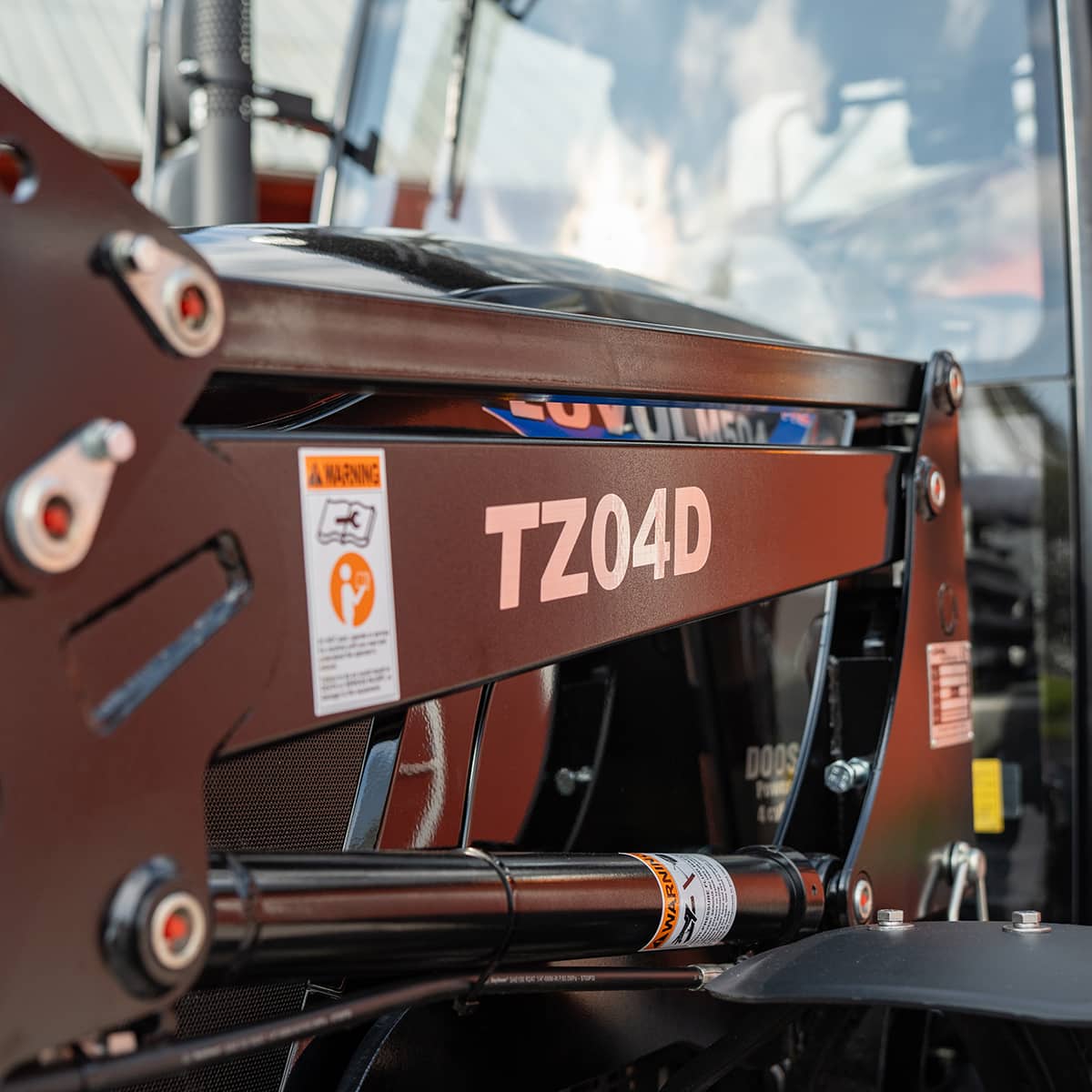 Traktor Lovol 55 hk PRO 4WD med frontlastare, Stage V