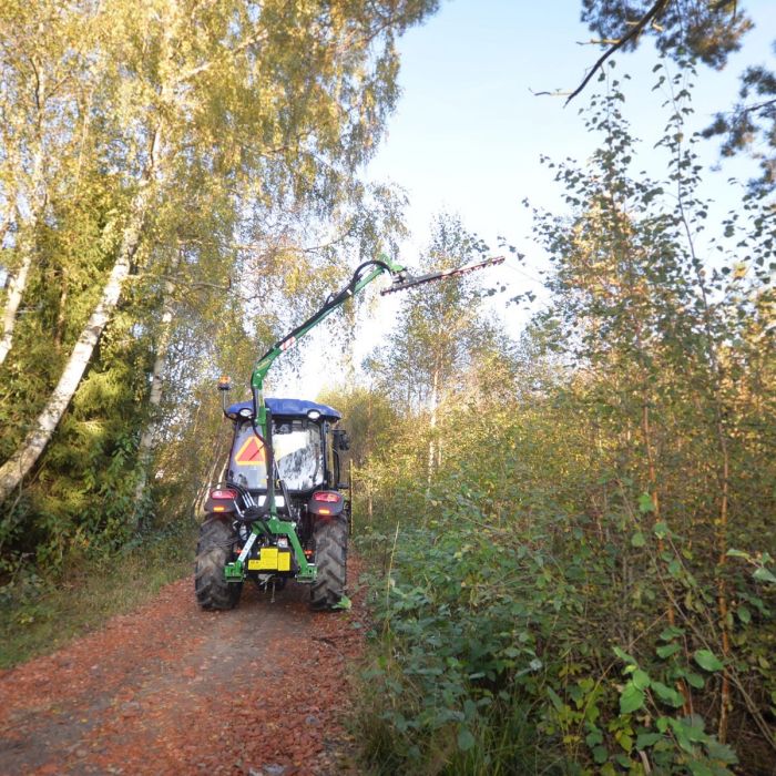 Häckklipp med dubbelpump för trepunkt