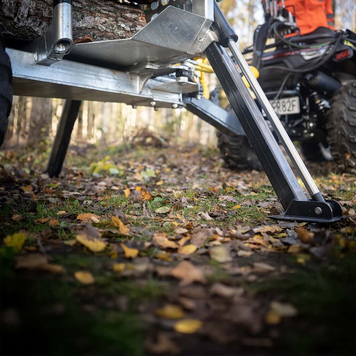 Skogsvagn ATV 3 ton, med kran 4,2 m