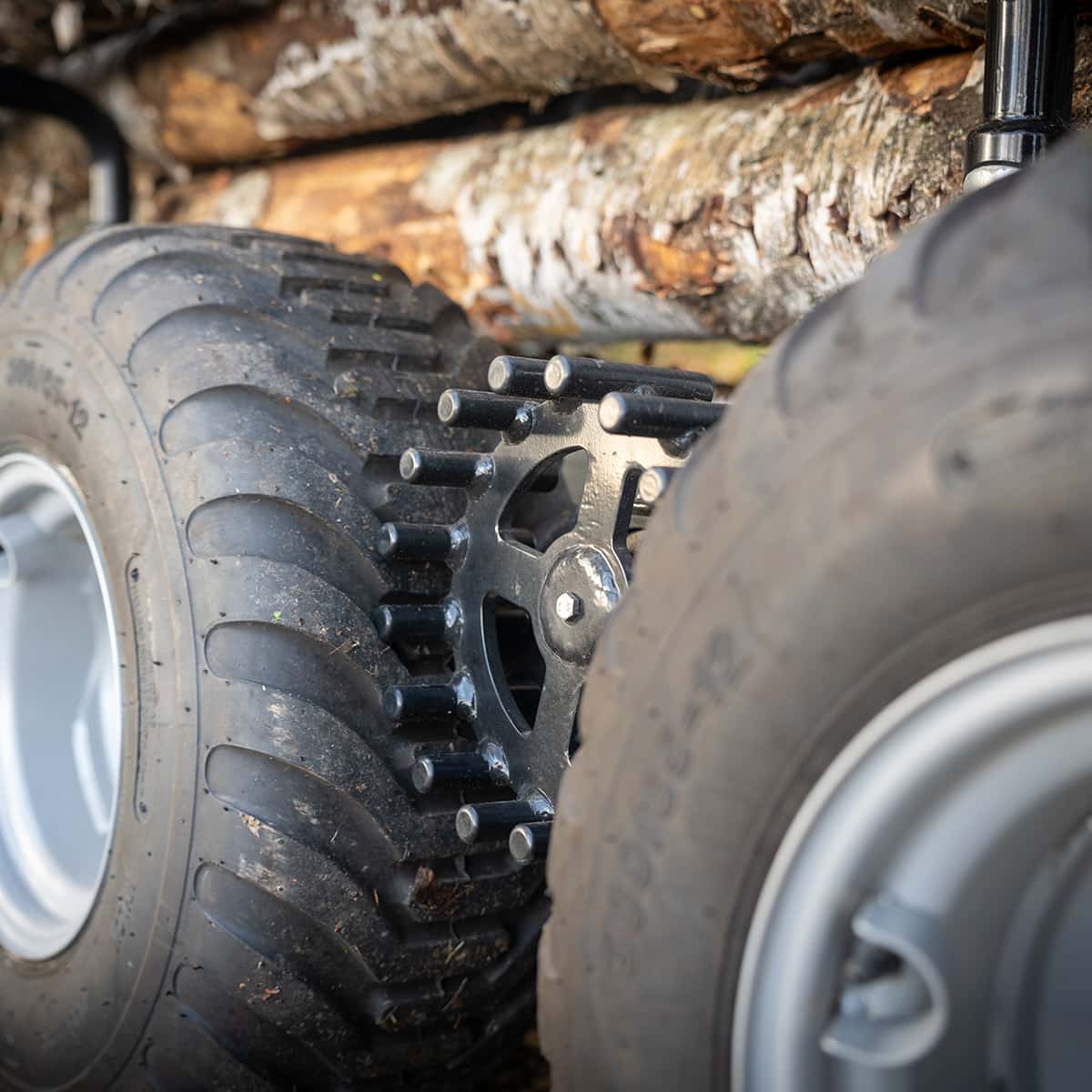 Skogsvagn ATV 3 ton, med kran 4,2 m