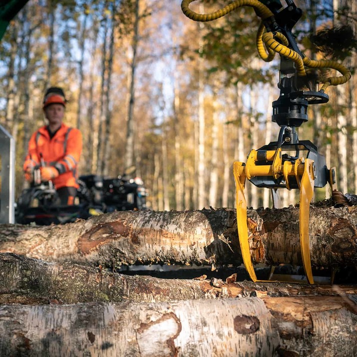 Skogsvagn ATV 3 ton, med kran 4,2 m