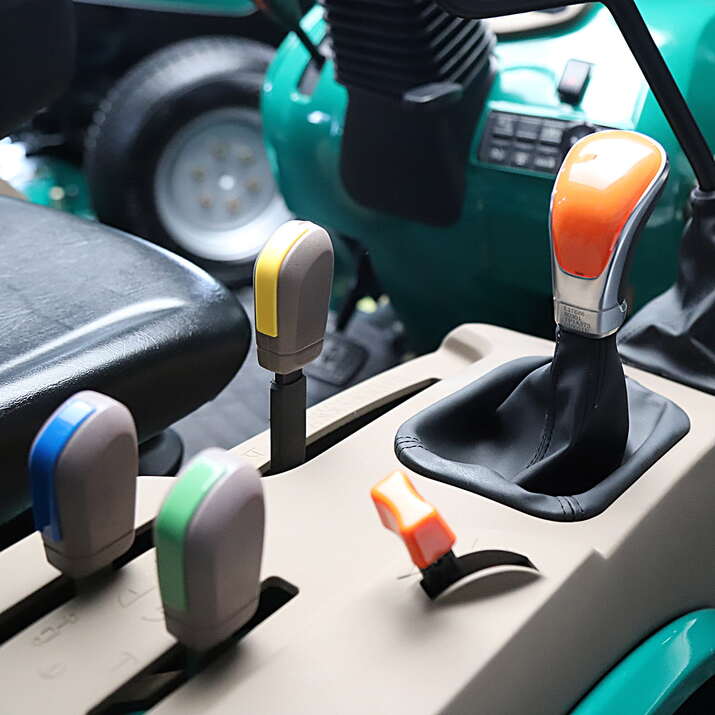 Kompakttraktor Lovol 25 hk med frontlastare, utan hytt