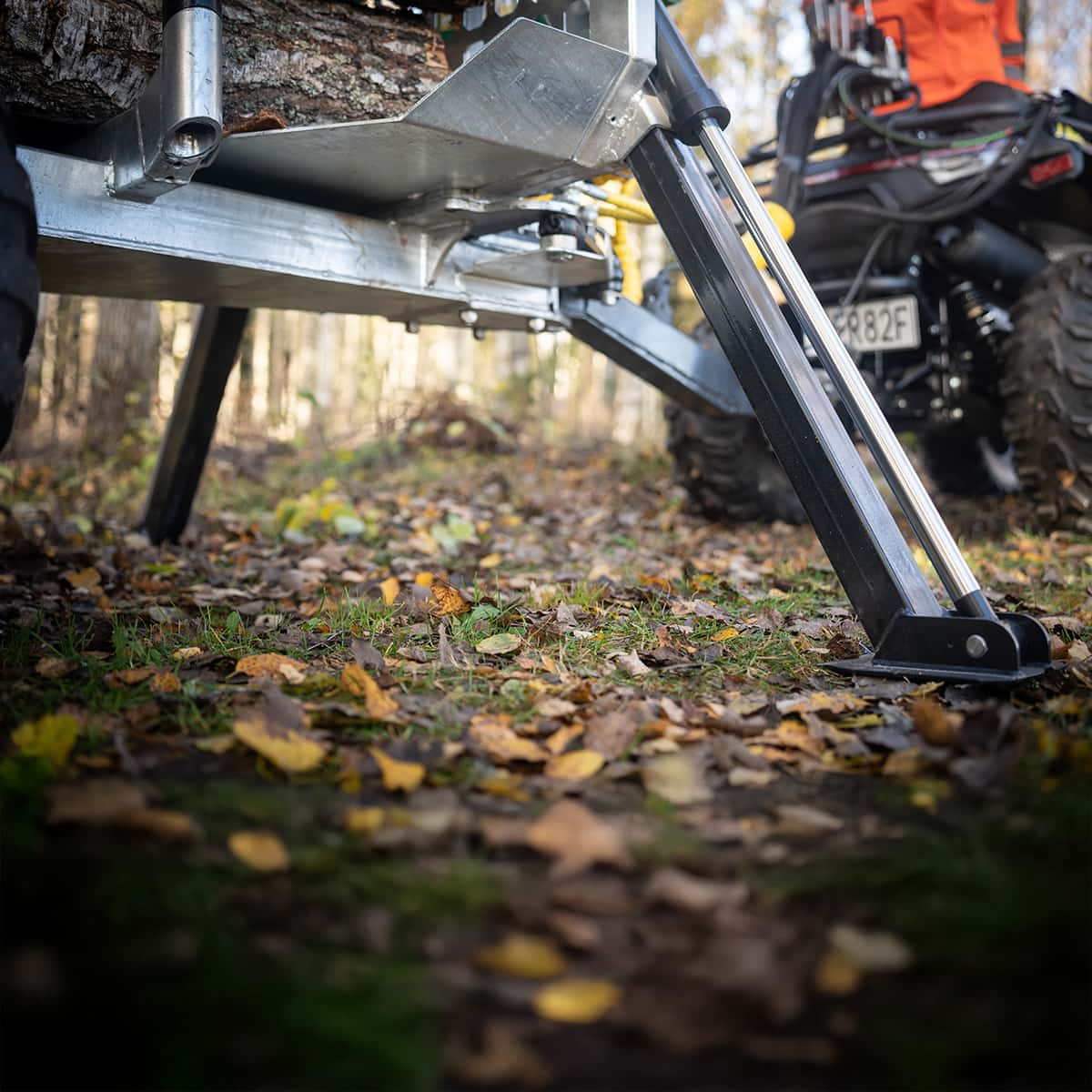 Skogsvagn ATV 3 ton, med kran 4,2 m