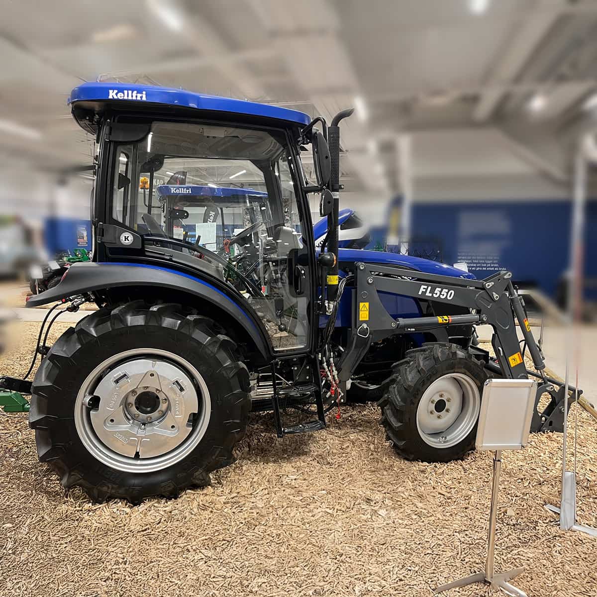 40-TBM504CF.201 Traktor Lovol.jpg