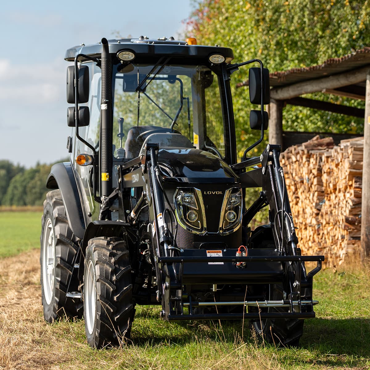 Traktor Lovol 55 hk PRO 4WD med frontlastare, Stage V