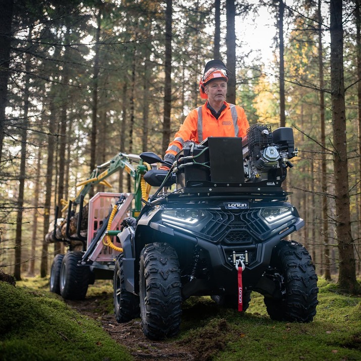 Skogsvagn ATV 3 ton, med kran 4,2 m