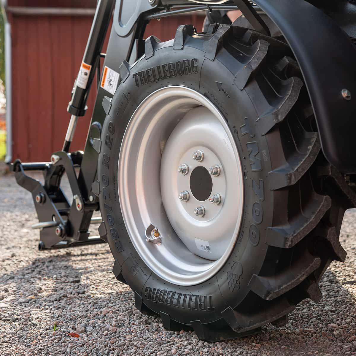 Traktor Lovol 55 hk PRO 4WD med frontlastare, Stage V