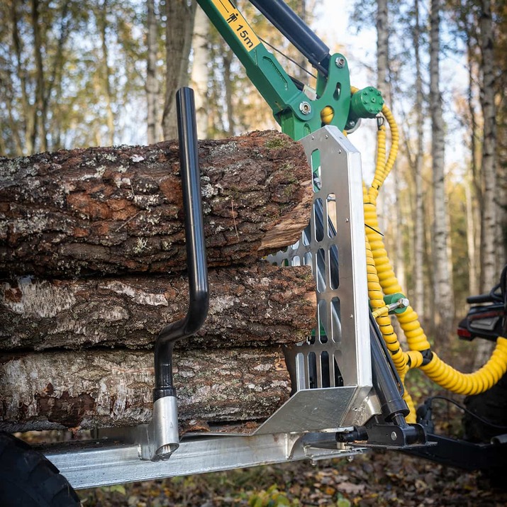 Skogsvagn ATV 3 ton, med kran 4,2 m