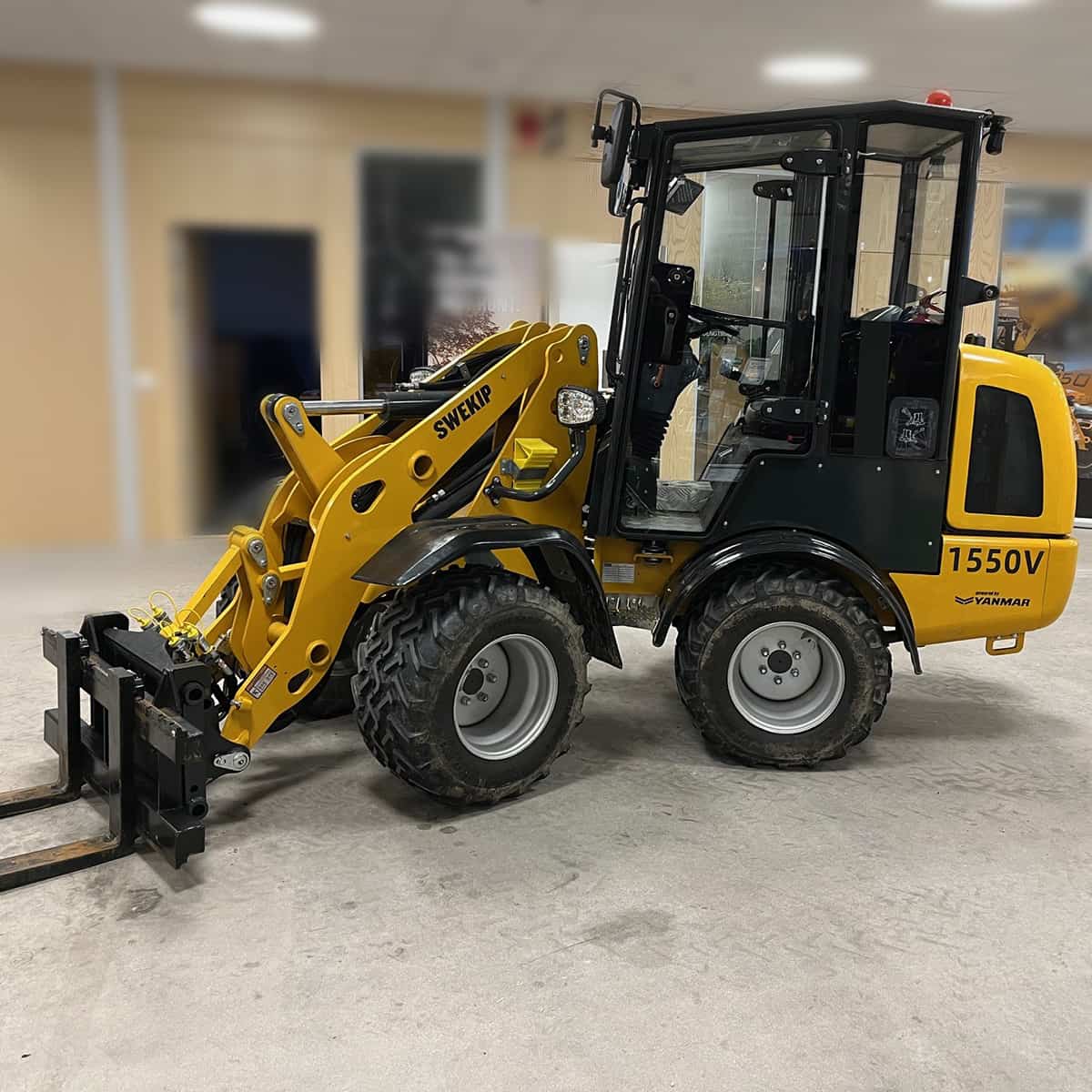 1550V Hjullastare Swekip.jpg