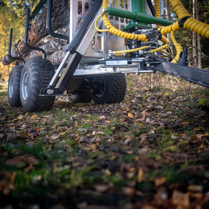 Skogsvagn ATV 3 ton, med kran 4,2 m