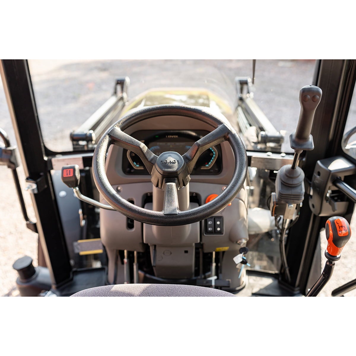 Traktor Lovol 55 hk PRO 4WD med frontlastare, Stage V