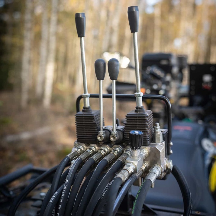 Skogsvagn ATV 3 ton, med kran 4,2 m