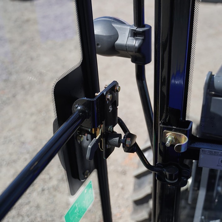 Traktor Lovol 40 hk 4wd med frontlastare, Steg V
