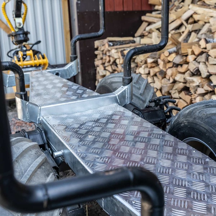 Skogsvagn ATV 3 ton, med kran 4,2 m