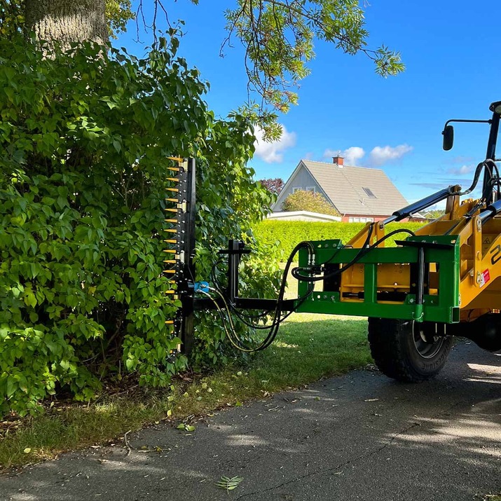 Häckklipp till frontlastare med bultat Trimafäste