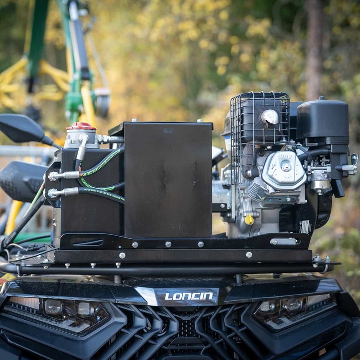 Skogsvagn ATV 3 ton, med kran 4,2 m