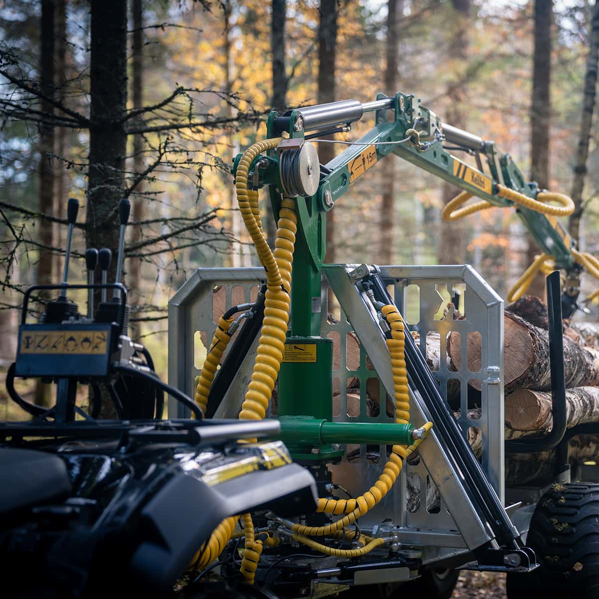 Skogsvagn ATV 3 ton, med kran 4,2 m