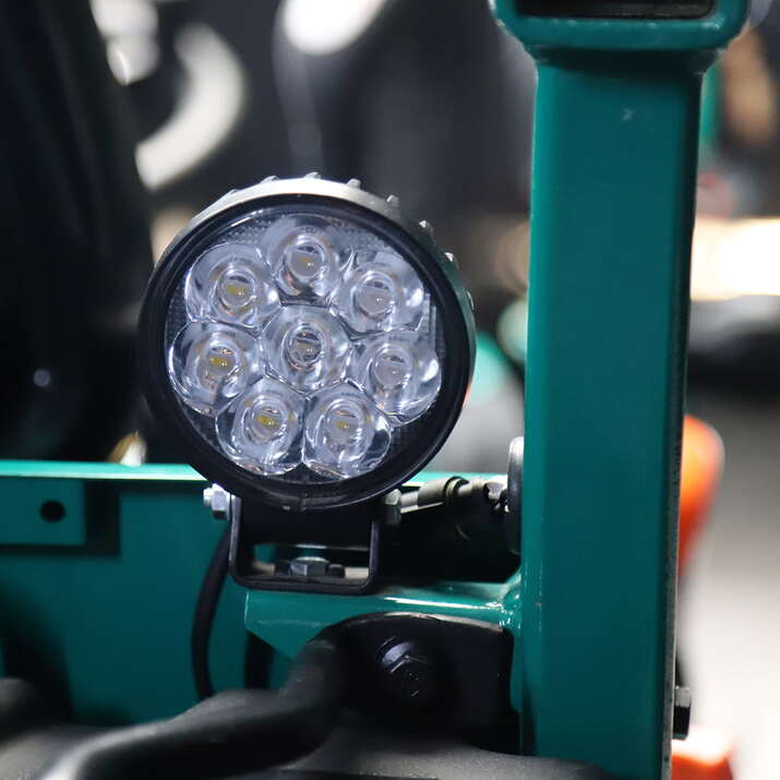 Kompakttraktor Lovol 25 hk med frontlastare, utan hytt