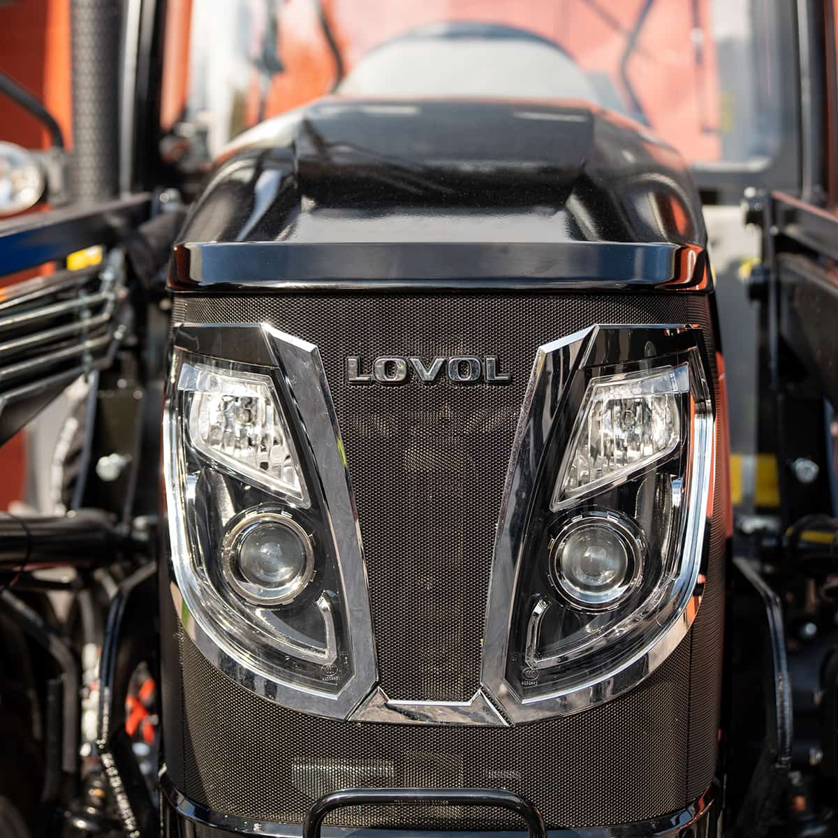 Traktor Lovol 55 hk PRO 4WD med frontlastare, Stage V