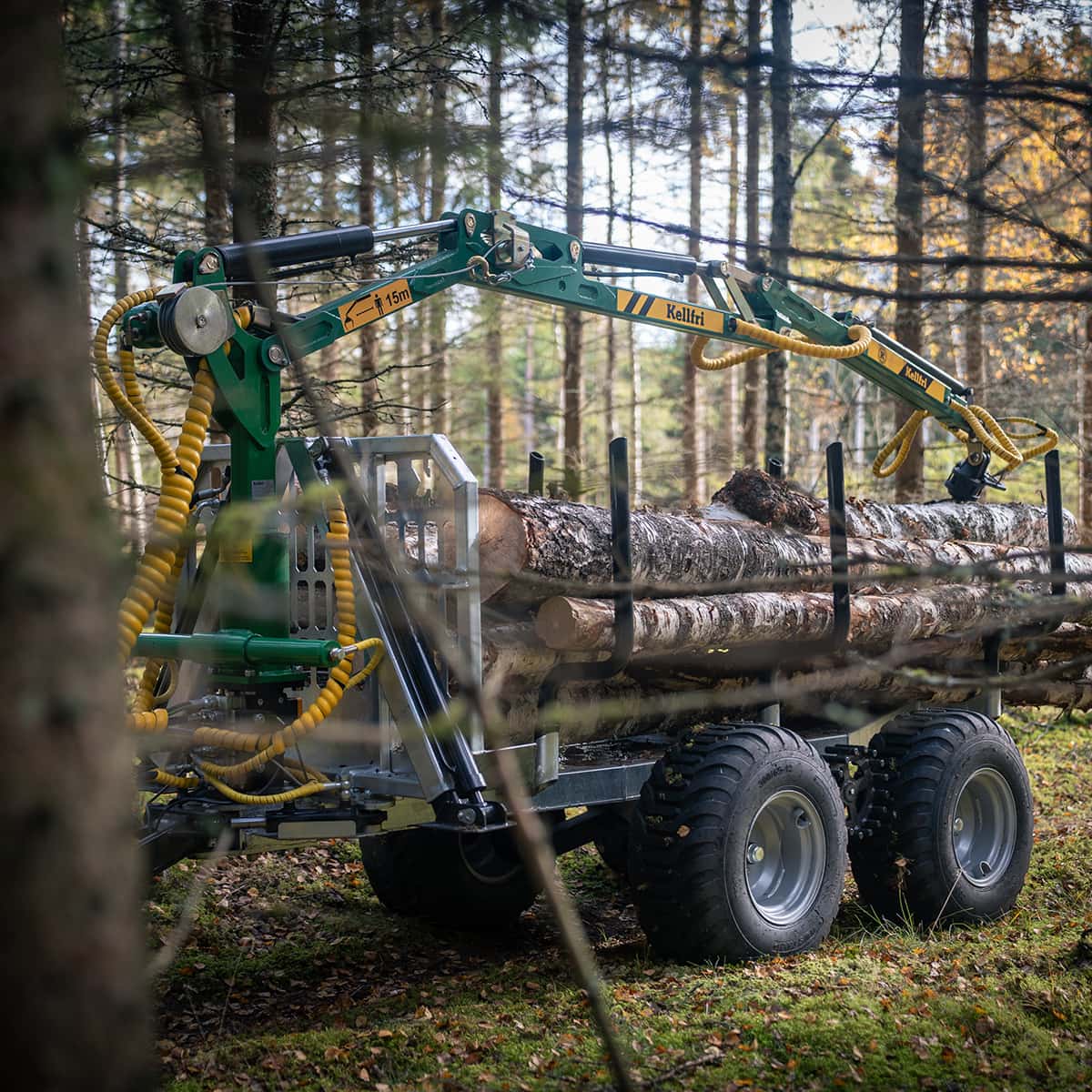Skogsvagn ATV 3 ton, med kran 4,2 m